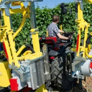 UZ - Rear Mounting Vineyard Defoliators/Leaf Pluckers